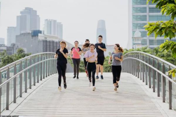 武汉体育中心田径培训课程的开课时间与课程设置